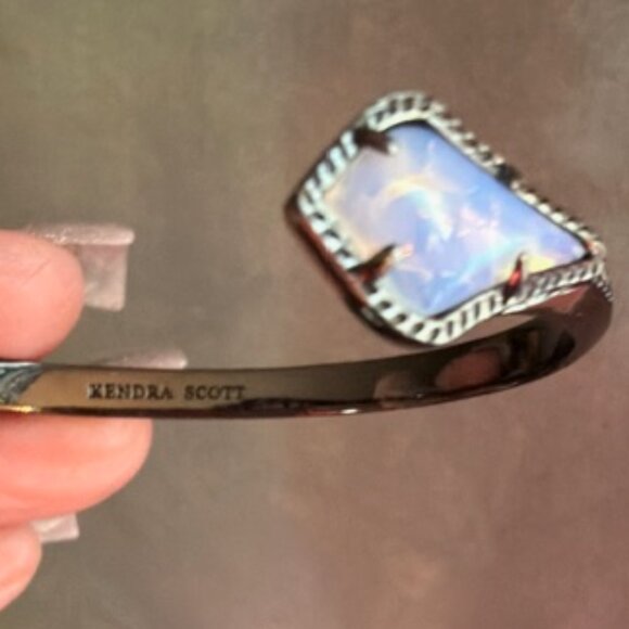 Kendra Scott cuff bracelet w opalite stone - Picture 5 of 5